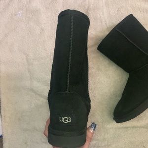 Black 6” UGG boots